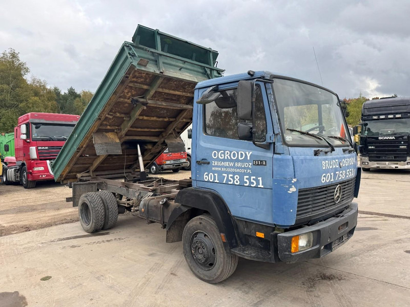 Mercedes-Benz SK 814 (6 CYLINDER / STEEL SUSPENSION / MANUAL PUMP / 3-SIDE TIPPER) - Tipper: picture 3 Mercedes-Benz SK 814 (6 CYLINDER / STEEL SUSPENSION / MANUAL PUMP / 3-SIDE TIPPER) - Tipper: picture 3
