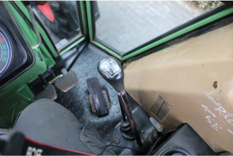 Farm tractor Fendt 311 LSA: picture 13