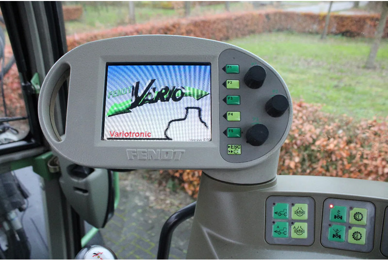 Farm tractor Fendt 410 Vario met Voorlader: picture 15 Farm tractor Fendt 410 Vario met Voorlader: picture 15