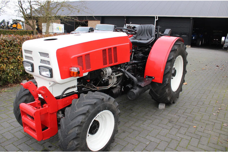 Steyr 8075 AS - Farm tractor: picture 5 Steyr 8075 AS - Farm tractor: picture 5