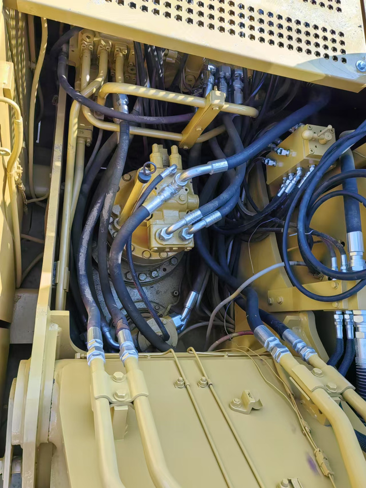 Crawler excavator CATERPILLAR 320b: picture 13
