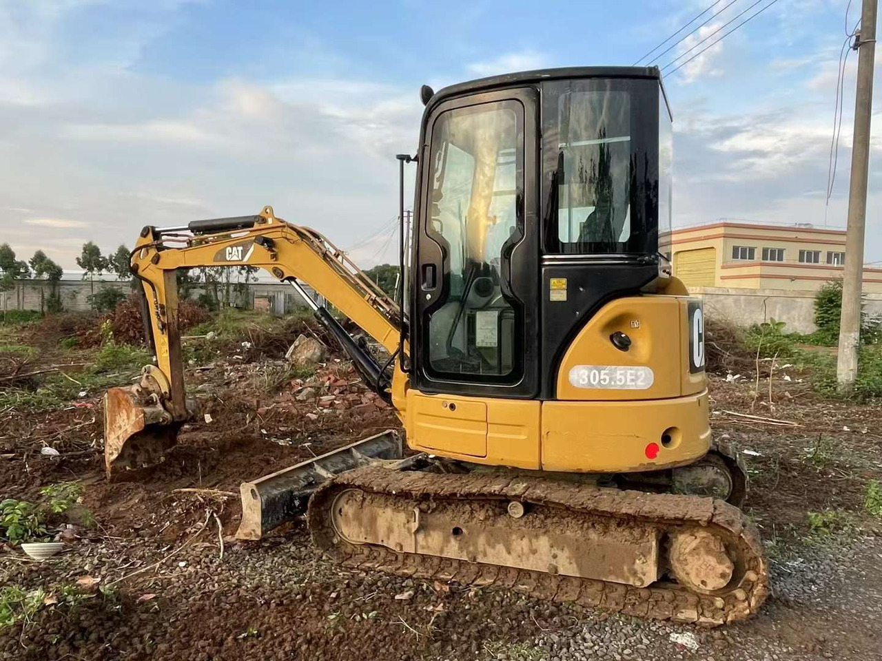 CATERPILLAR Used 303.5e Excavator - Mini excavator: picture 1 CATERPILLAR Used 303.5e Excavator - Mini excavator: picture 1
