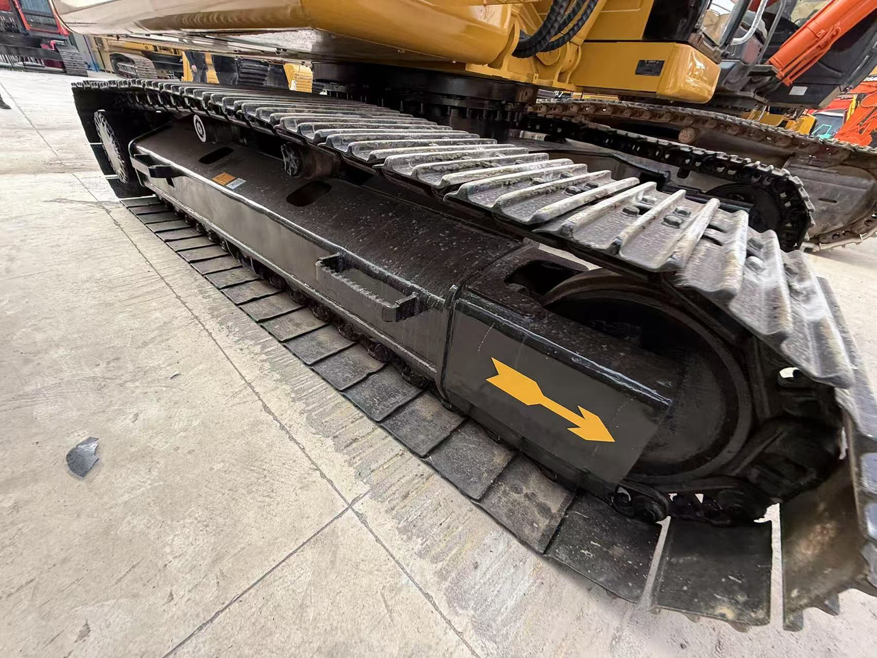 Crawler excavator CATERPILLAR used 320b Excavator: picture 15