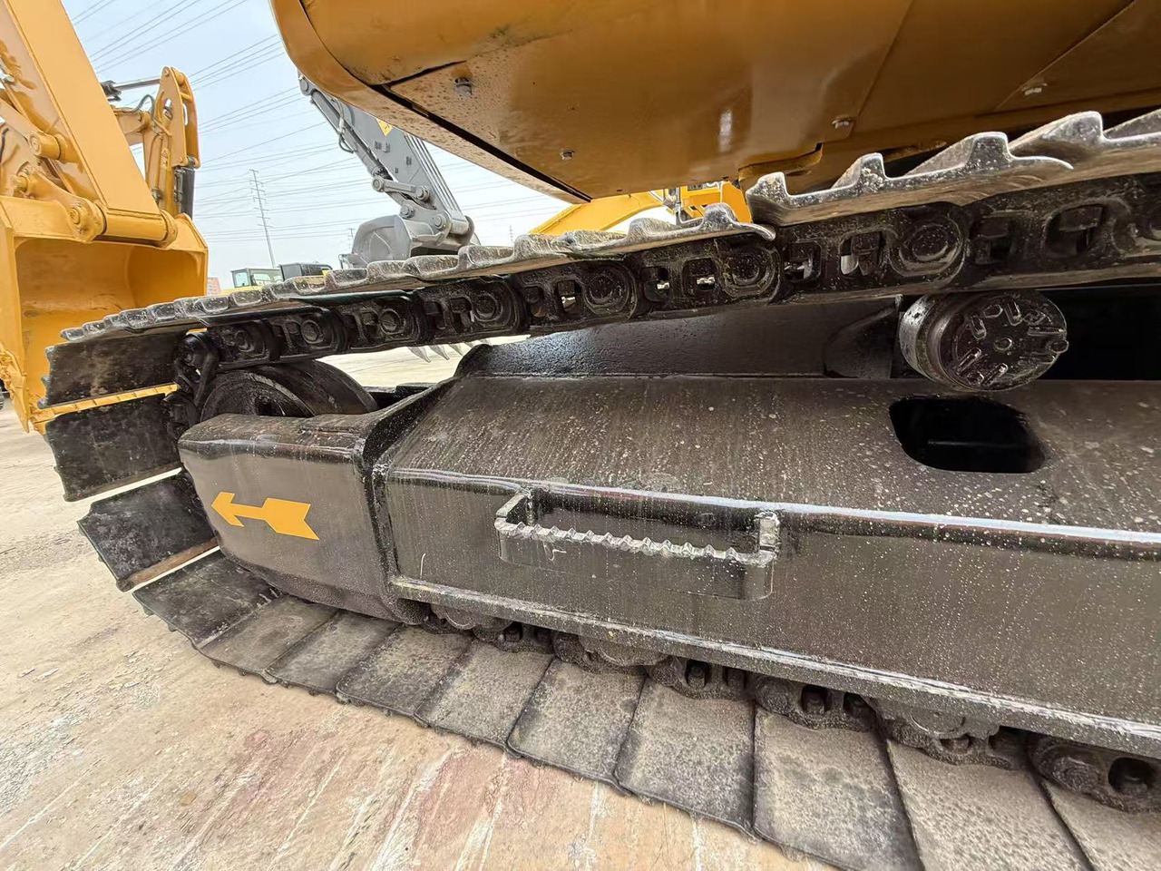 Crawler excavator CATERPILLAR used 320b Excavator: picture 12