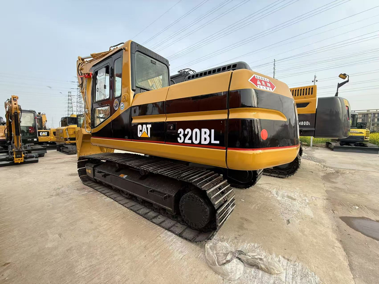 Crawler excavator CATERPILLAR used 320b Excavator: picture 10