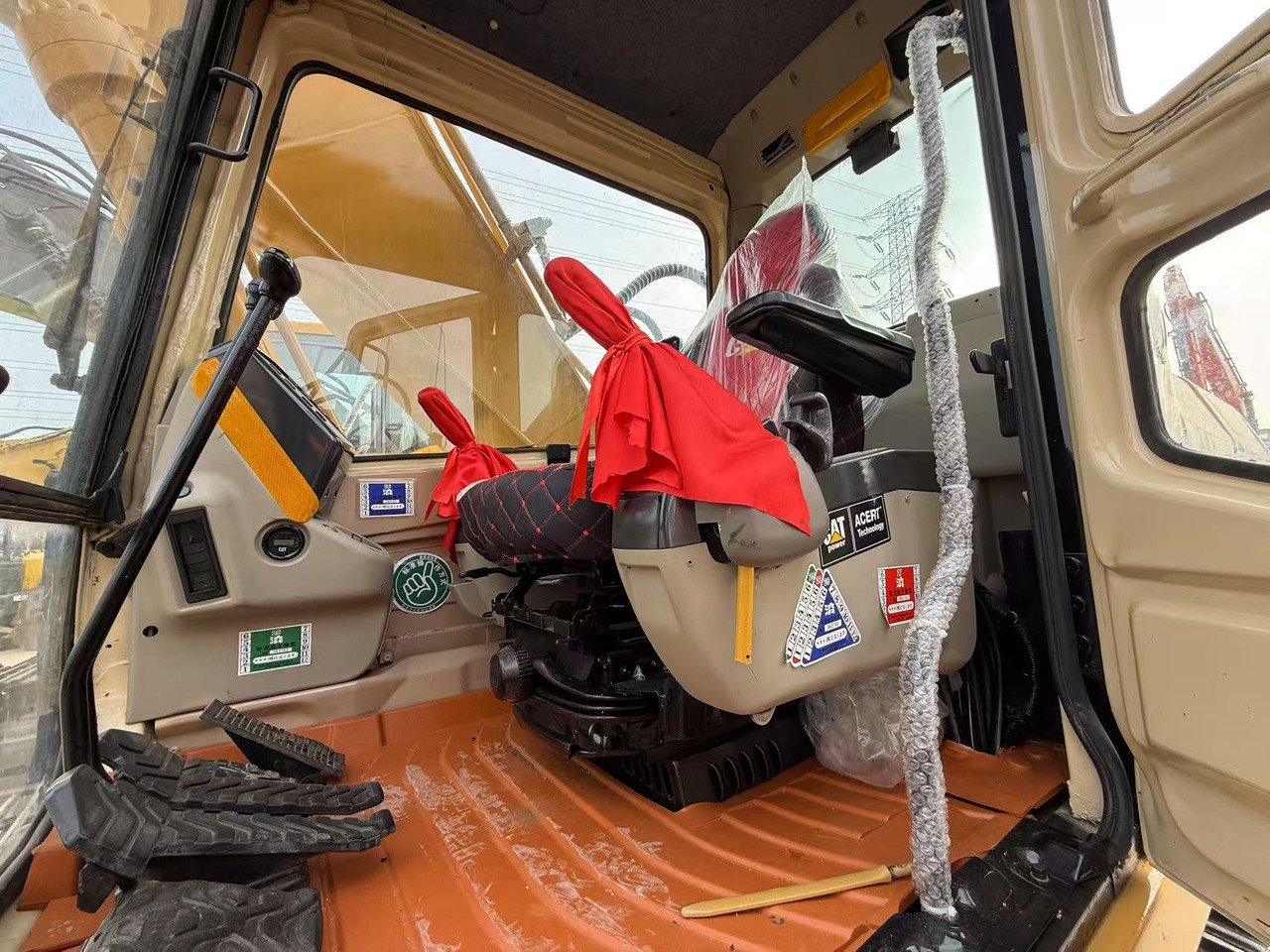 Crawler excavator CATERPILLAR used 320b Excavator: picture 13