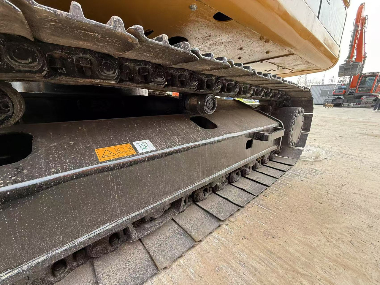 Crawler excavator CATERPILLAR used 320b Excavator: picture 11