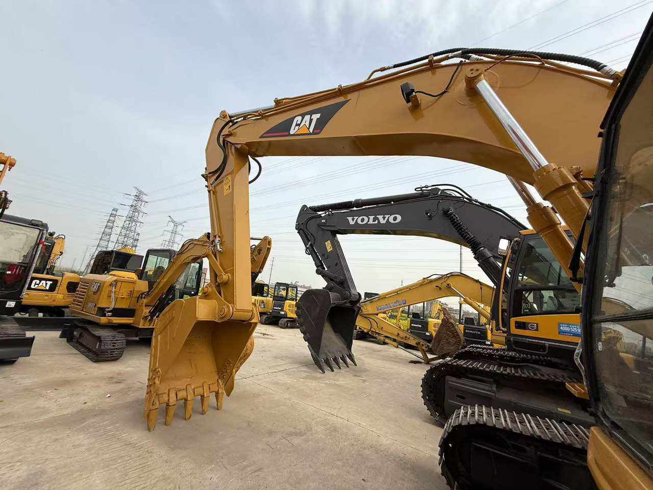 Crawler excavator CATERPILLAR used 320b Excavator: picture 8