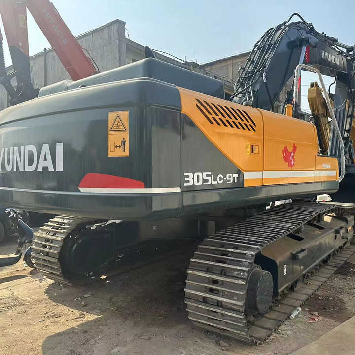 Heavy-Duty Hyundai 305 Excavator for Mining & Construction - Well-Maintained, Warranty Included - Crawler excavator: picture 1 Heavy-Duty Hyundai 305 Excavator for Mining & Construction - Well-Maintained, Warranty Included - Crawler excavator: picture 1