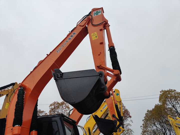 Crawler excavator Original Hitachi ZX120 Crawler Excavator Low Hours Perfect for Various Projects Available Used Excavators for Sale: picture 6