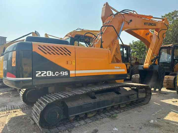 Second Hand Original Korea Brand hyundai 220-9 Excavator for Sale - Crawler excavator: picture 2 Second Hand Original Korea Brand hyundai 220-9 Excavator for Sale - Crawler excavator: picture 2