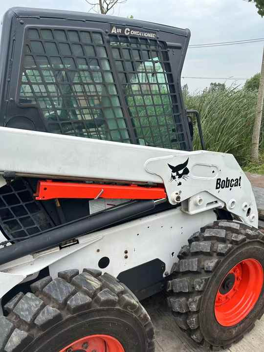 Used Bob Cat Bob Cat S160 Used Mini Skid Steer Wheel Loader Multifunctional Track Loaders Bobcat S160 2.7 Ton - Skid steer loader: picture 3 Used Bob Cat Bob Cat S160 Used Mini Skid Steer Wheel Loader Multifunctional Track Loaders Bobcat S160 2.7 Ton - Skid steer loader: picture 3