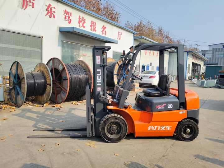 Used China Famous Brand HeLi Brand 2t Forklift for Sale HeLi Brand 2t 3t 5t 7t 10t Forklift Can Provide for You Best Price - Forklift: picture 2 Used China Famous Brand HeLi Brand 2t Forklift for Sale HeLi Brand 2t 3t 5t 7t 10t Forklift Can Provide for You Best Price - Forklift: picture 2