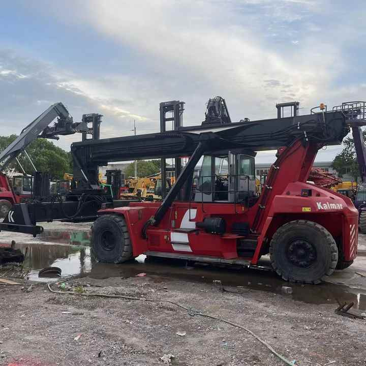 Used KALMAR DRF450-60S5 Port Reach Stacker Container Dedicated 45t - Reach stacker: picture 4 Used KALMAR DRF450-60S5 Port Reach Stacker Container Dedicated 45t - Reach stacker: picture 4