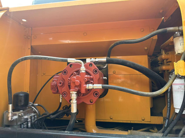 Used Korea Brand hyundai 305-9 Excavator 30tons with High Power and Excellent Performance Hot Sale - Crawler excavator: picture 2 Used Korea Brand hyundai 305-9 Excavator 30tons with High Power and Excellent Performance Hot Sale - Crawler excavator: picture 2