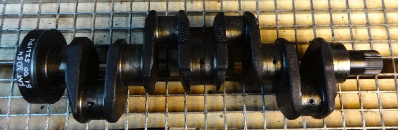 Caterpillar 3054 071Z5324149 - Crankshaft for Construction machinery: picture 1 Caterpillar 3054 071Z5324149 - Crankshaft for Construction machinery: picture 1