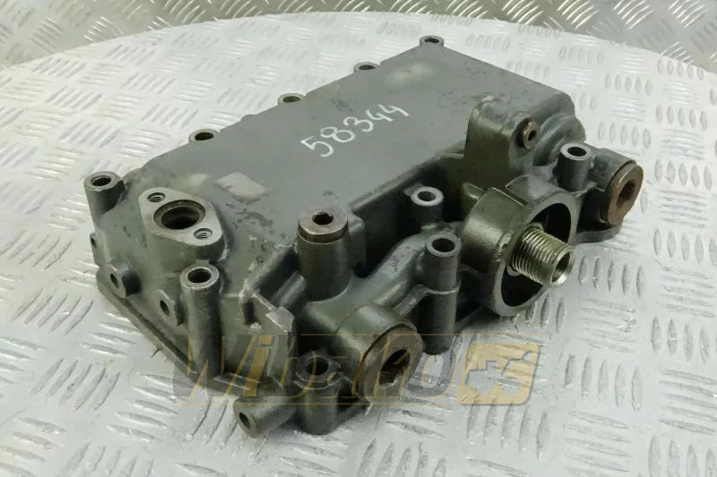 Deutz 04516135 - Oil cooler for Construction machinery: picture 1 Deutz 04516135 - Oil cooler for Construction machinery: picture 1