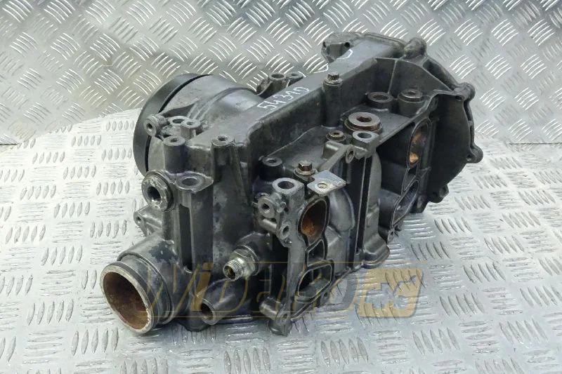 Deutz 04905718 - Oil cooler for Construction machinery: picture 1 Deutz 04905718 - Oil cooler for Construction machinery: picture 1