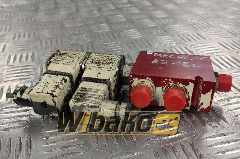 Valves set Mecalac AZ150 LT-35D28 / 220903 - Hydraulic valve for Construction machinery: picture 2 Valves set Mecalac AZ150 LT-35D28 / 220903 - Hydraulic valve for Construction machinery: picture 2