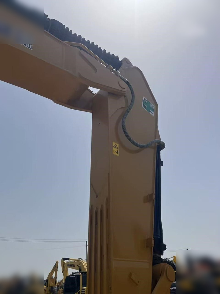 CATERPILLAR 330D2 - Crawler excavator: picture 2 CATERPILLAR 330D2 - Crawler excavator: picture 2