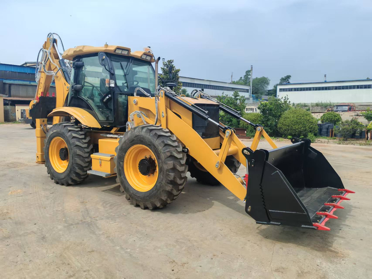 CATERPILLAR 4CX - Backhoe loader: picture 1 CATERPILLAR 4CX - Backhoe loader: picture 1
