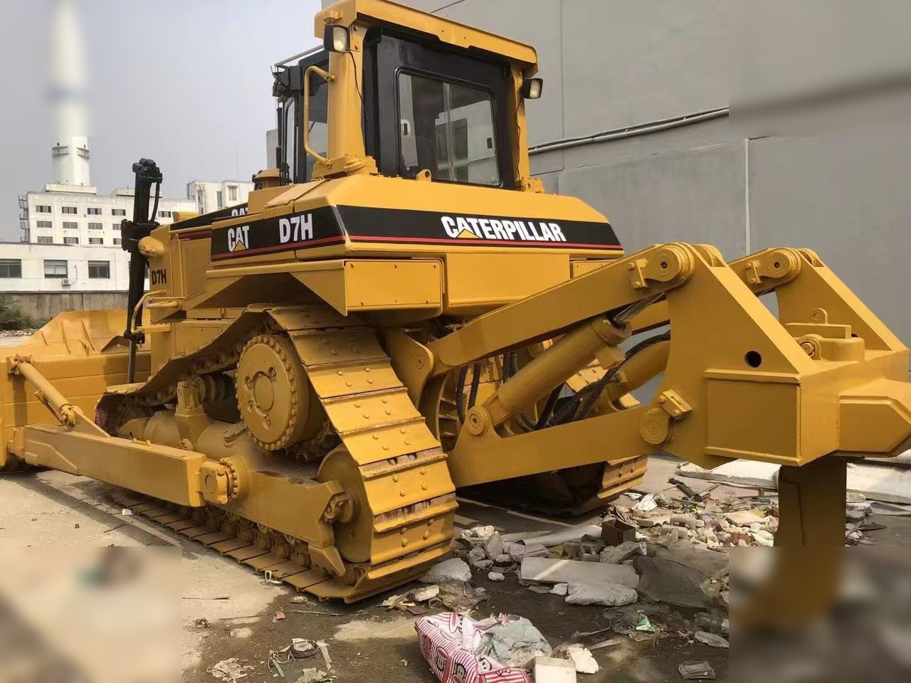 CATERPILLAR D7H - Bulldozer: picture 3 CATERPILLAR D7H - Bulldozer: picture 3