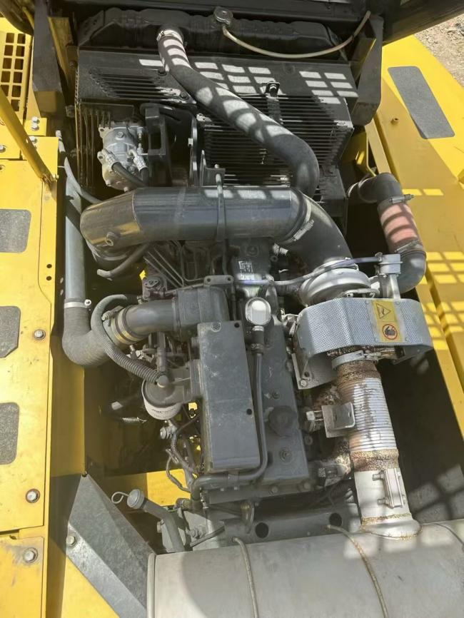 Lease a KOMATSU 350 KOMATSU 350: picture 8