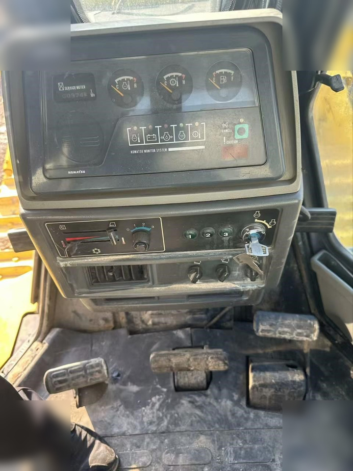 Bulldozer KOMATSU D85EX-18: picture 13