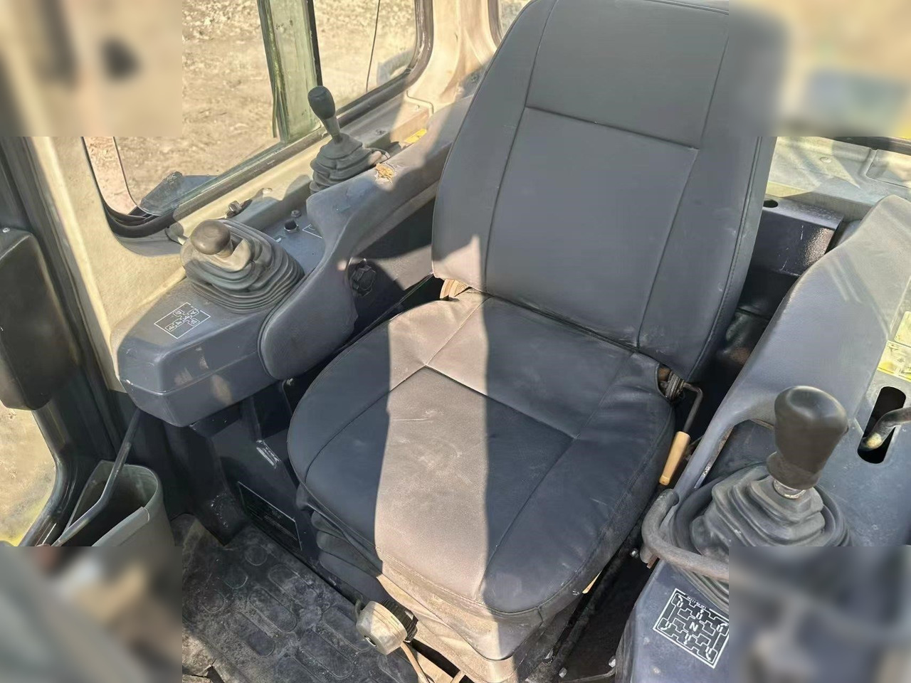 Lease a KOMATSU D85EX KOMATSU D85EX: picture 8 Lease a KOMATSU D85EX KOMATSU D85EX: picture 8