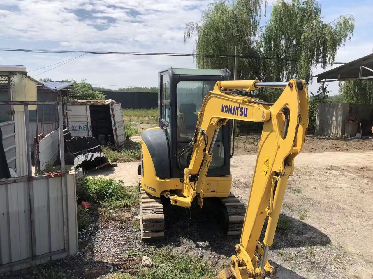 KOMATSU pc30MR - Mini excavator: picture 1 KOMATSU pc30MR - Mini excavator: picture 1