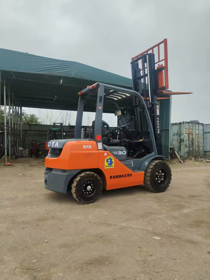 Toyata 3-ton - Diesel forklift: picture 5 Toyata 3-ton - Diesel forklift: picture 5