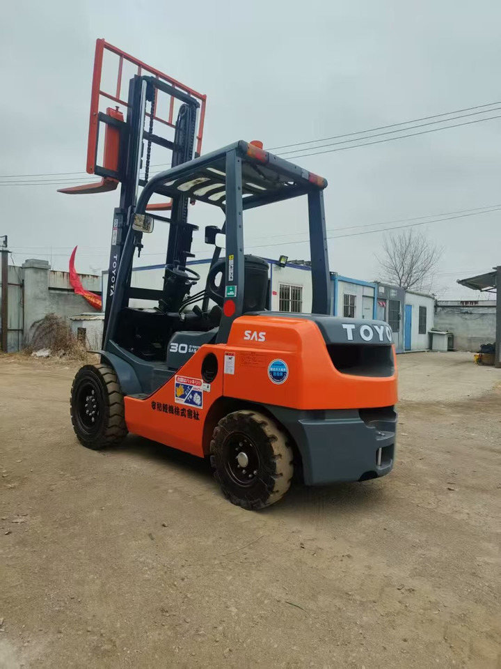 Toyata 3-ton - Diesel forklift: picture 2 Toyata 3-ton - Diesel forklift: picture 2