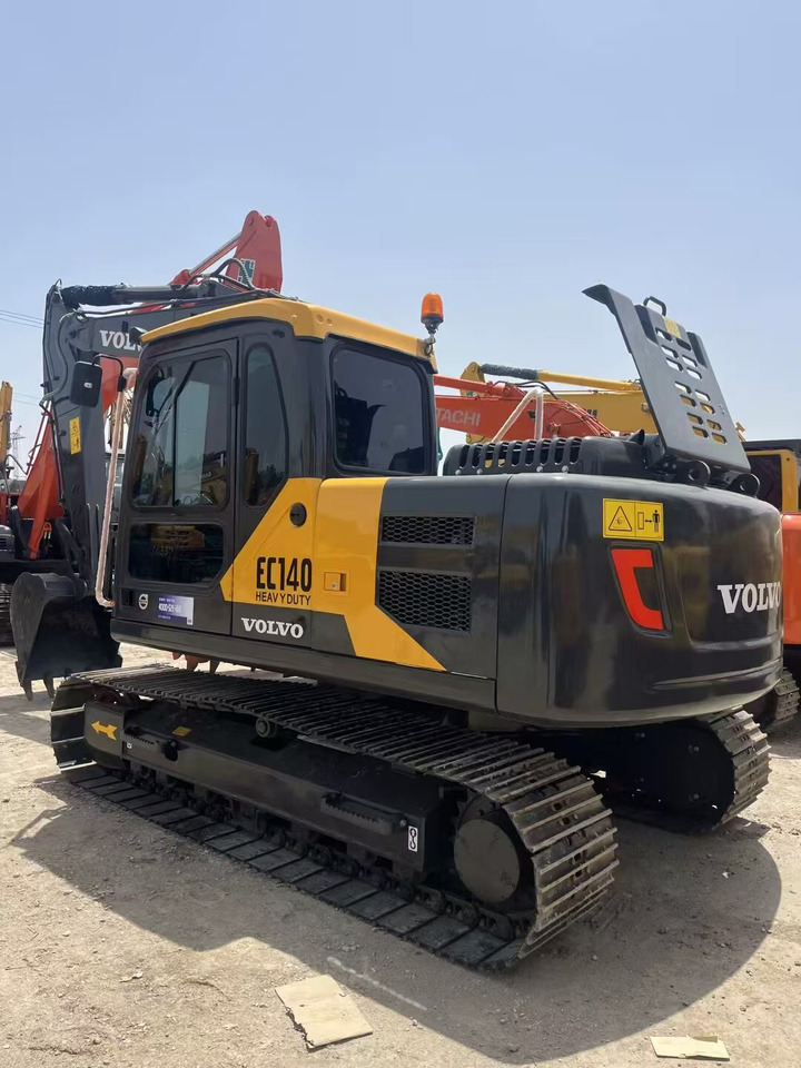 Crawler excavator VOLVO EC140: picture 14