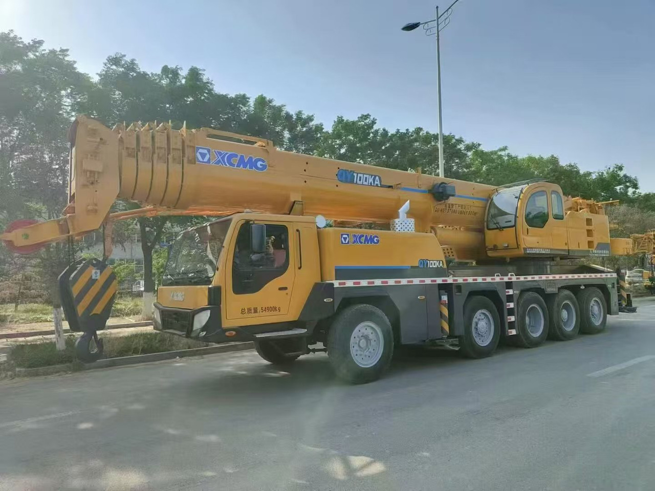 XCMG 100-ton - Mobile crane: picture 4 XCMG 100-ton - Mobile crane: picture 4