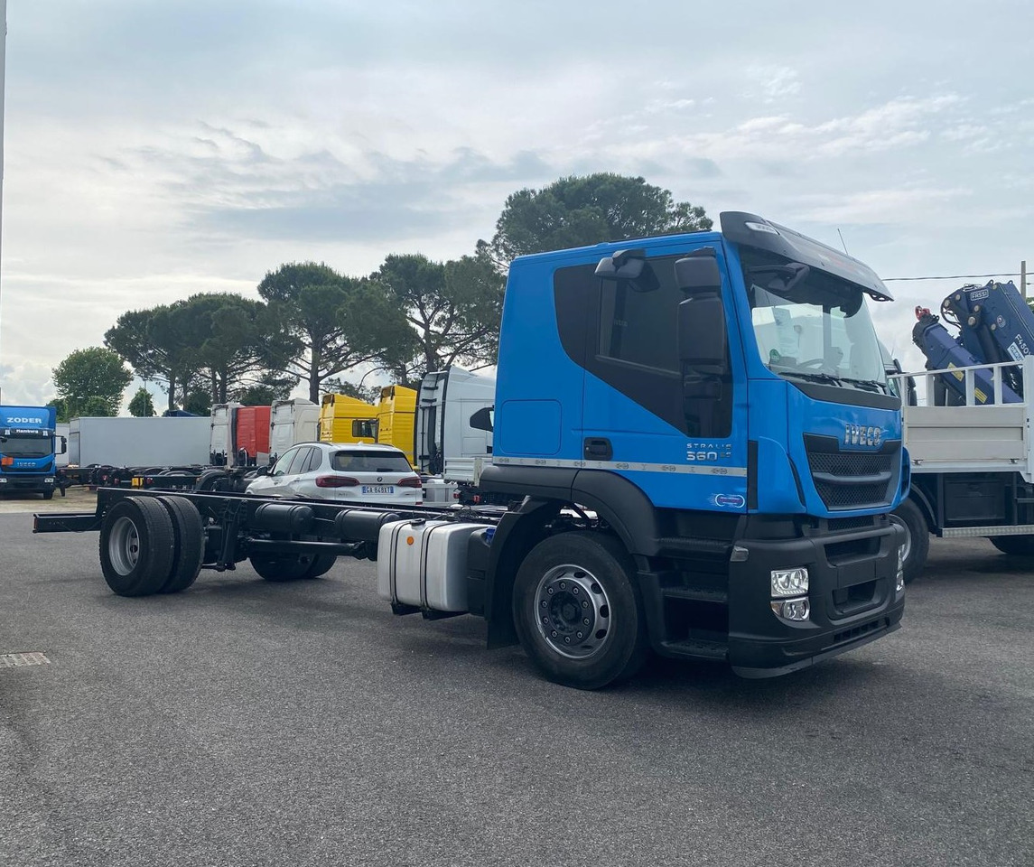 IVECO AT190S36 - Cab chassis truck: picture 2 IVECO AT190S36 - Cab chassis truck: picture 2