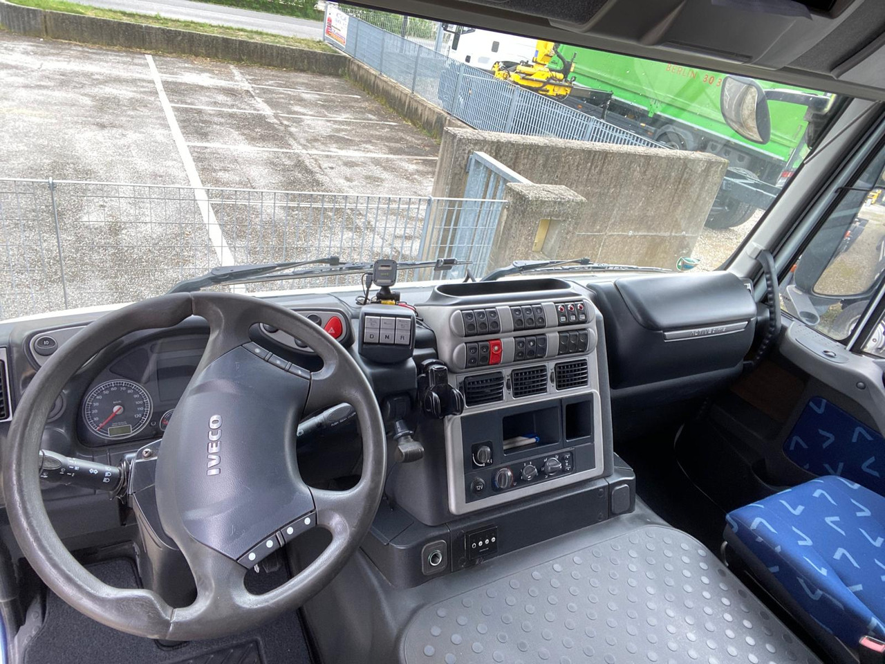 Lease a IVECO AT260S33 IVECO AT260S33: picture 10