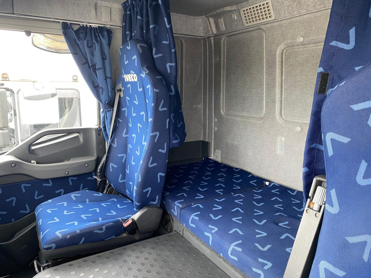 Lease a IVECO AT260S33 IVECO AT260S33: picture 7
