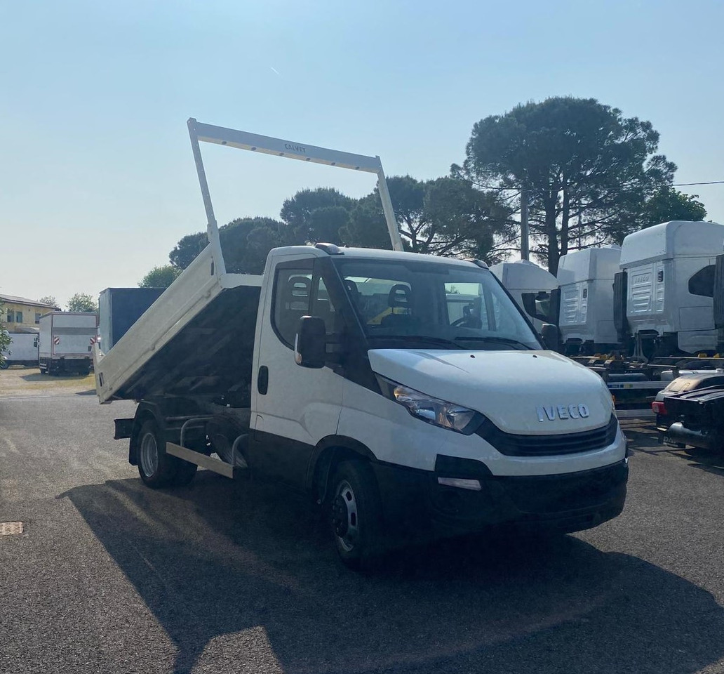 IVECO DAILY 35C12 - Tipper van: picture 3 IVECO DAILY 35C12 - Tipper van: picture 3