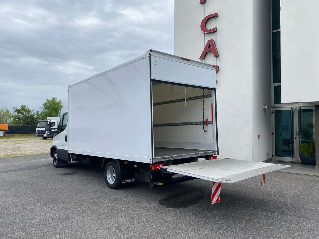 IVECO DAILY 35C16 - Panel van: picture 5 IVECO DAILY 35C16 - Panel van: picture 5
