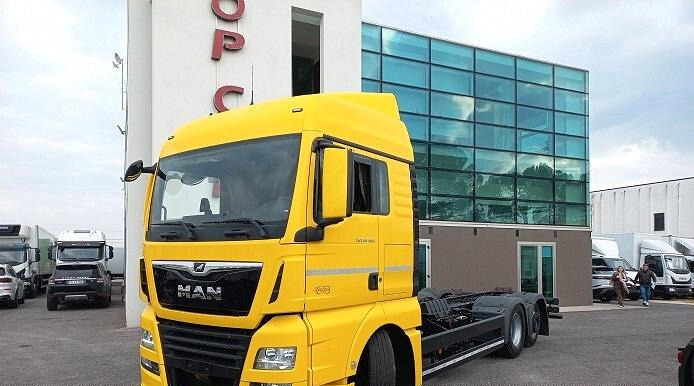 MAN TGX 26.500 EURO 6 2019 A TELAIO FULL OPTIONAL - Cab chassis truck: picture 2 MAN TGX 26.500 EURO 6 2019 A TELAIO FULL OPTIONAL - Cab chassis truck: picture 2