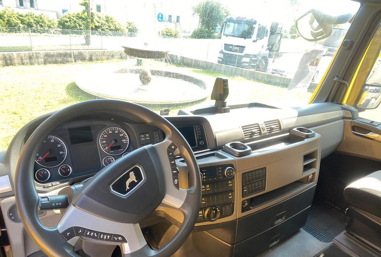 Cab chassis truck MAN TGX 26.500 MOTRICE 3 ASSI TELAIO EURO 6 2019: picture 8