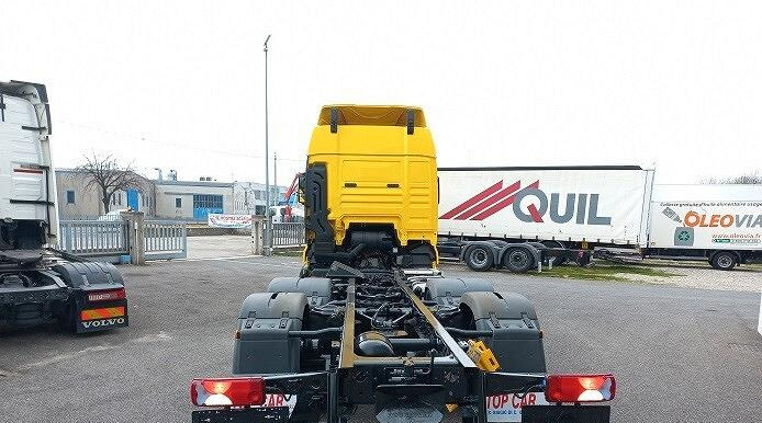 Cab chassis truck MAN TGX 26.500 MOTRICE 3 ASSI TELAIO EURO 6 2019: picture 6