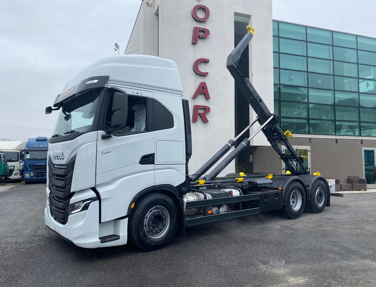 IVECO S-WAY AS260S48 - Truck: picture 1 IVECO S-WAY AS260S48 - Truck: picture 1