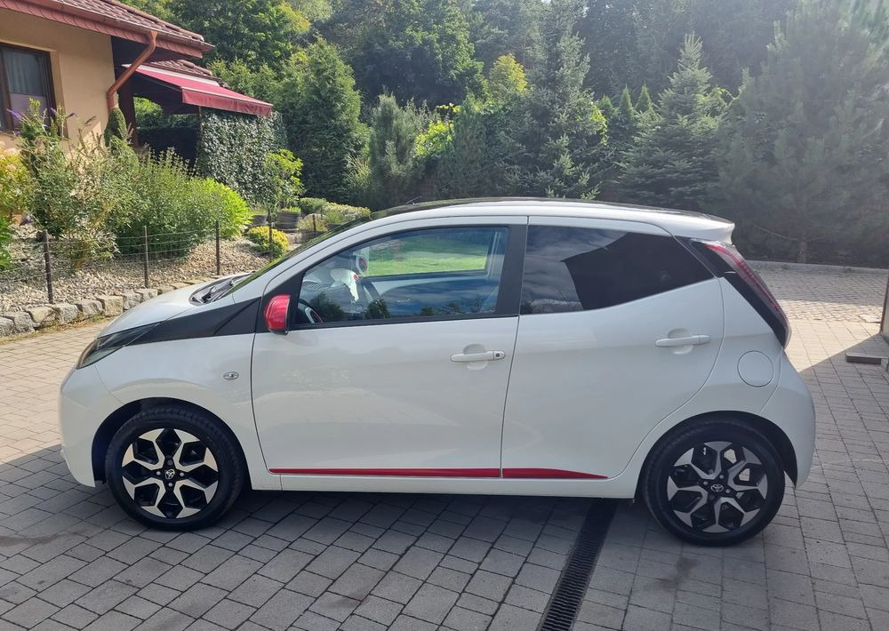 Toyota Aygo 1.0 VVT-i Sprint EU6 - Car: picture 4 Toyota Aygo 1.0 VVT-i Sprint EU6 - Car: picture 4