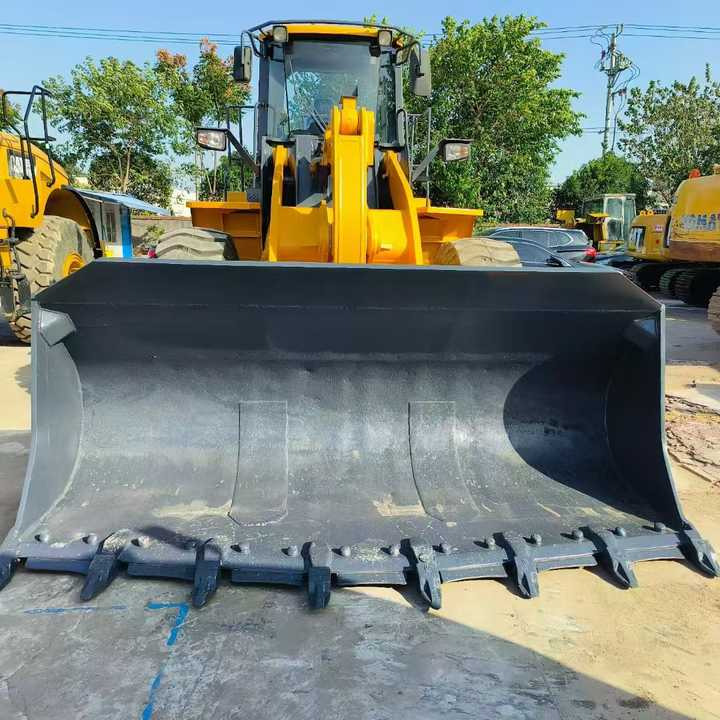 Best China Brand Used Liugong Clg862 6 Tons Front Wheel Loader Clg862h 856h Loaders with Good Condition Cheap Price for Sale - Wheel loader: picture 4 Best China Brand Used Liugong Clg862 6 Tons Front Wheel Loader Clg862h 856h Loaders with Good Condition Cheap Price for Sale - Wheel loader: picture 4