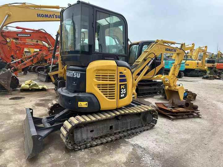 Best Quality Komatsu PC35mr Used Mini Excavator Earth-moving Machinery in Good Condition - Mini excavator: picture 3 Best Quality Komatsu PC35mr Used Mini Excavator Earth-moving Machinery in Good Condition - Mini excavator: picture 3