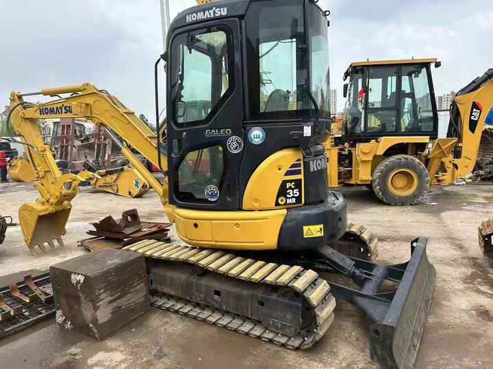 Best Quality Komatsu PC35mr Used Mini Excavator Earth-moving Machinery in Good Performance - Mini excavator: picture 2 Best Quality Komatsu PC35mr Used Mini Excavator Earth-moving Machinery in Good Performance - Mini excavator: picture 2