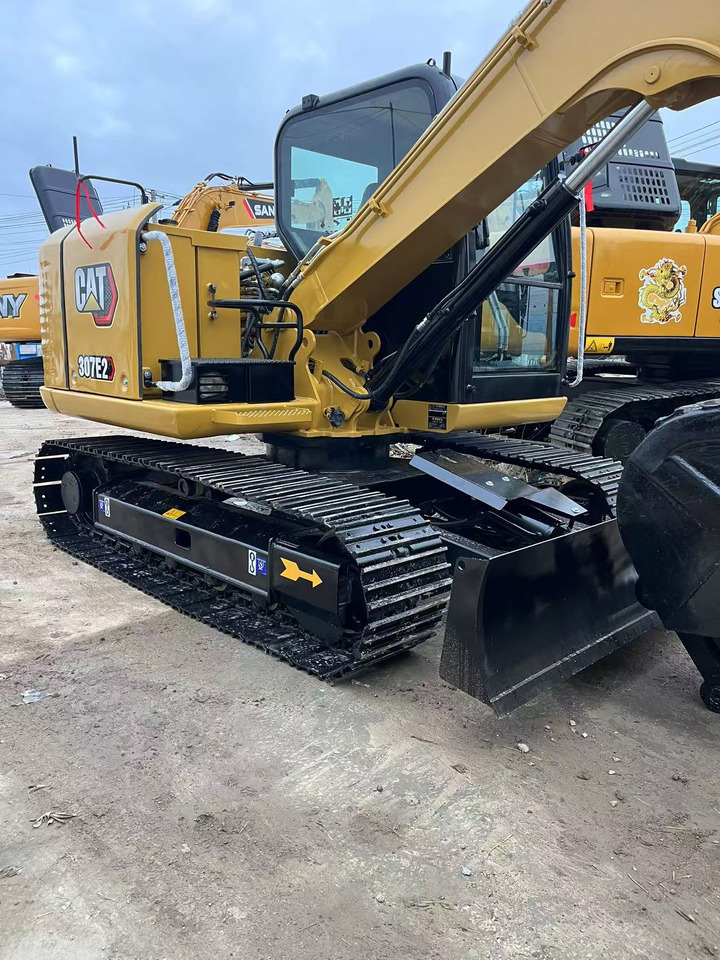 CATERPILLAR CAT307E excavator for sale at good price - Mini excavator: picture 4 CATERPILLAR CAT307E excavator for sale at good price - Mini excavator: picture 4