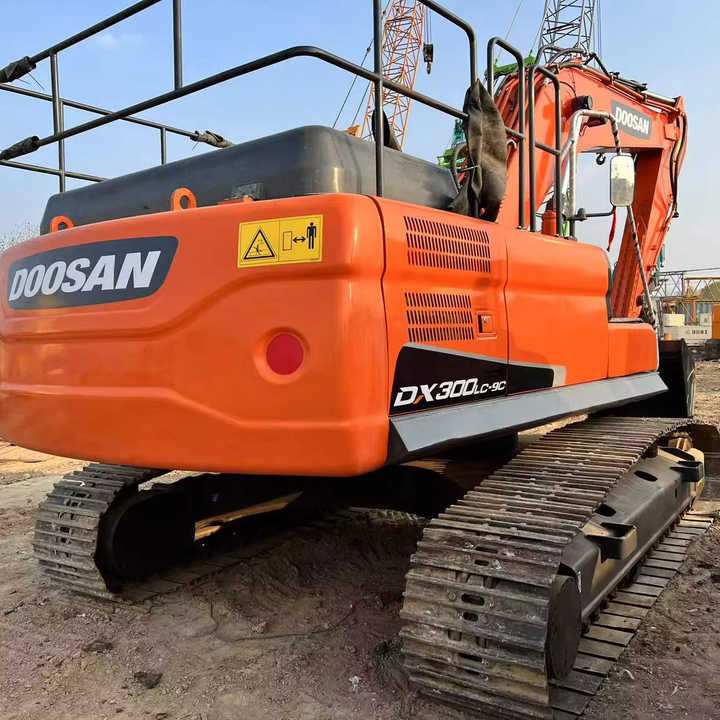 Doosan Construction Equipment Dx300 , Used Earth-moving Machine Doosan Excavator , Doosan Heavy Machines for Sale - Crawler excavator: picture 1 Doosan Construction Equipment Dx300 , Used Earth-moving Machine Doosan Excavator , Doosan Heavy Machines for Sale - Crawler excavator: picture 1