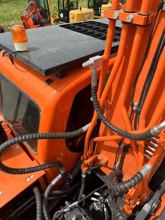 Doosan Original Dx300 Excavator , Second Hand Doosan Digging Machine , Doosan Dx220 Dx225 Dx300 - Crawler excavator: picture 3 Doosan Original Dx300 Excavator , Second Hand Doosan Digging Machine , Doosan Dx220 Dx225 Dx300 - Crawler excavator: picture 3